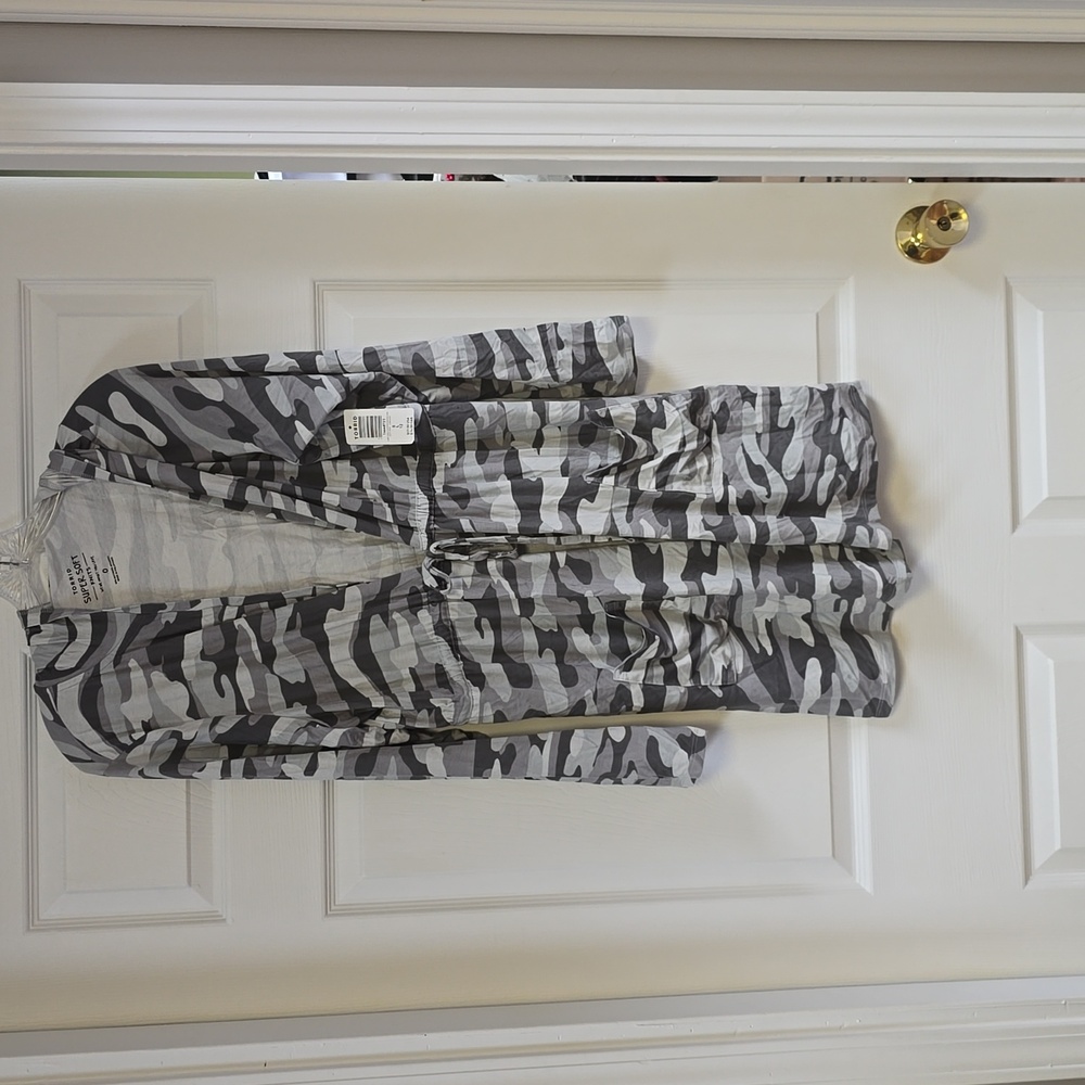 Torrid Gray camo Hooded Anorak super soft knit cardigan size O (large size 12)
